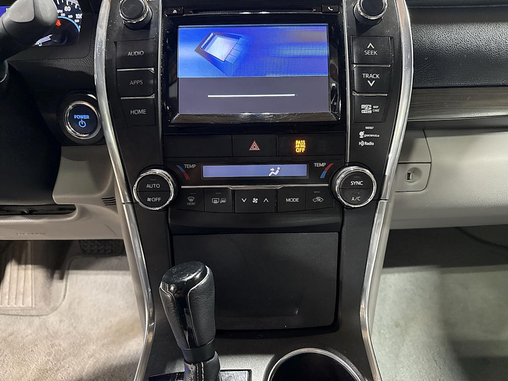 Thumbnail: 2015 Toyota Camry - 24