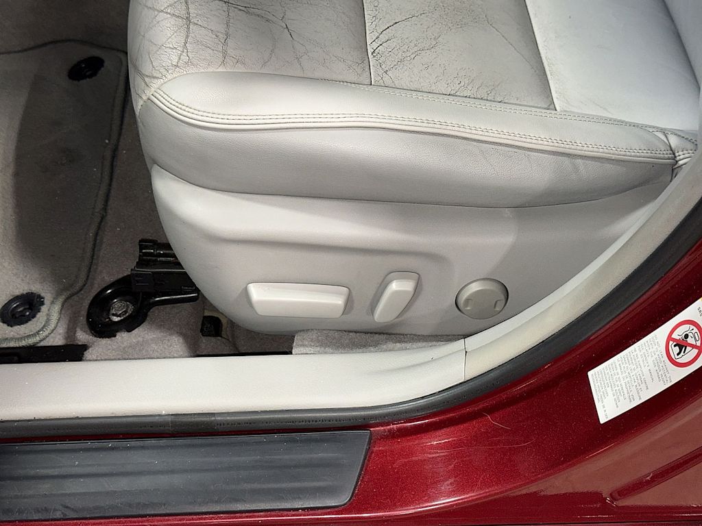Thumbnail: 2015 Toyota Camry - 26