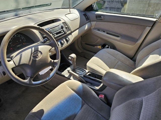 2004 Toyota Camry LE 2
