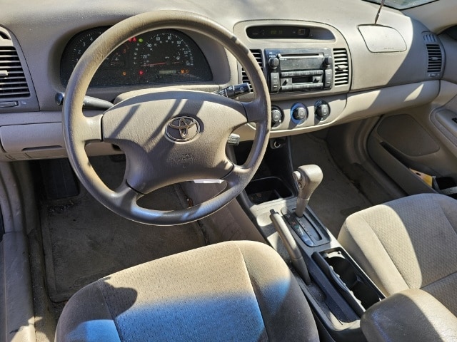 2004 Toyota Camry LE 7