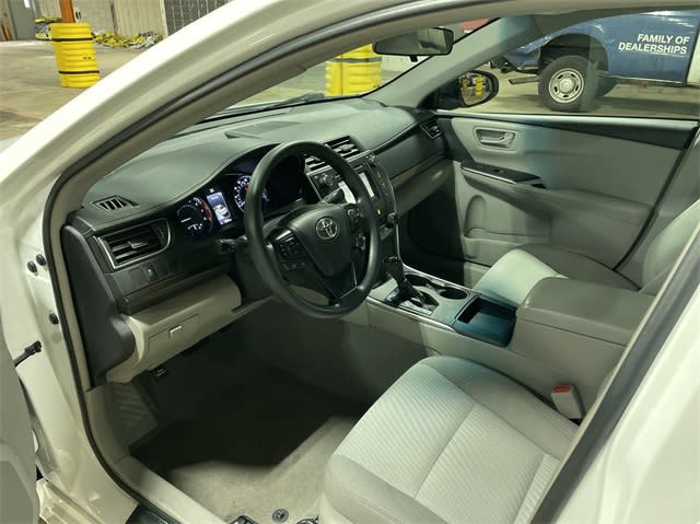 2016 Toyota Camry LE 8