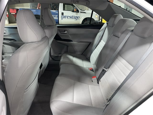 2016 Toyota Camry LE 11