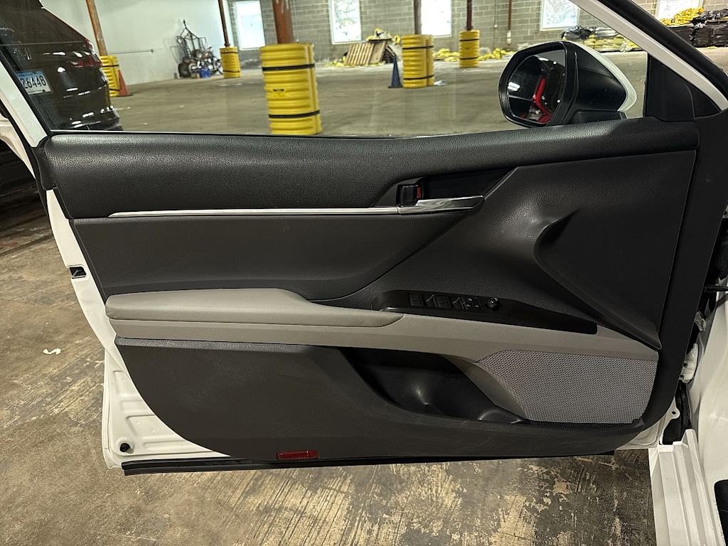 Thumbnail: 2021 Toyota Camry - 31