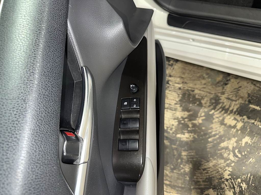 Thumbnail: 2023 Toyota Camry - 25