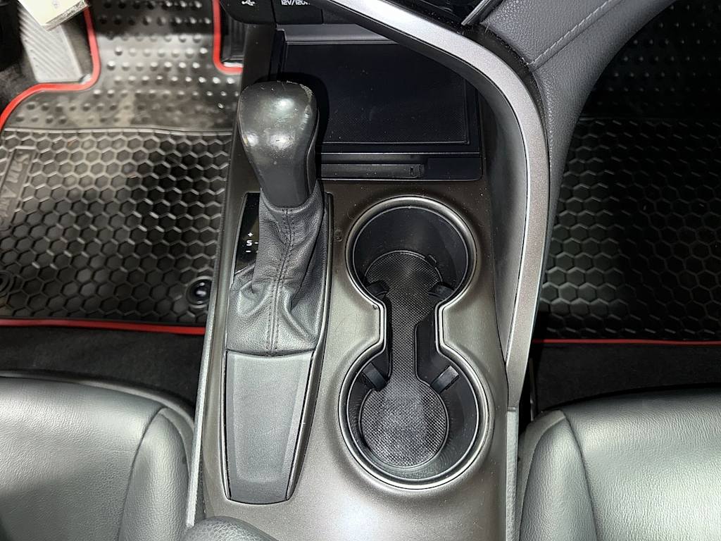 Thumbnail: 2021 Toyota Camry - 13