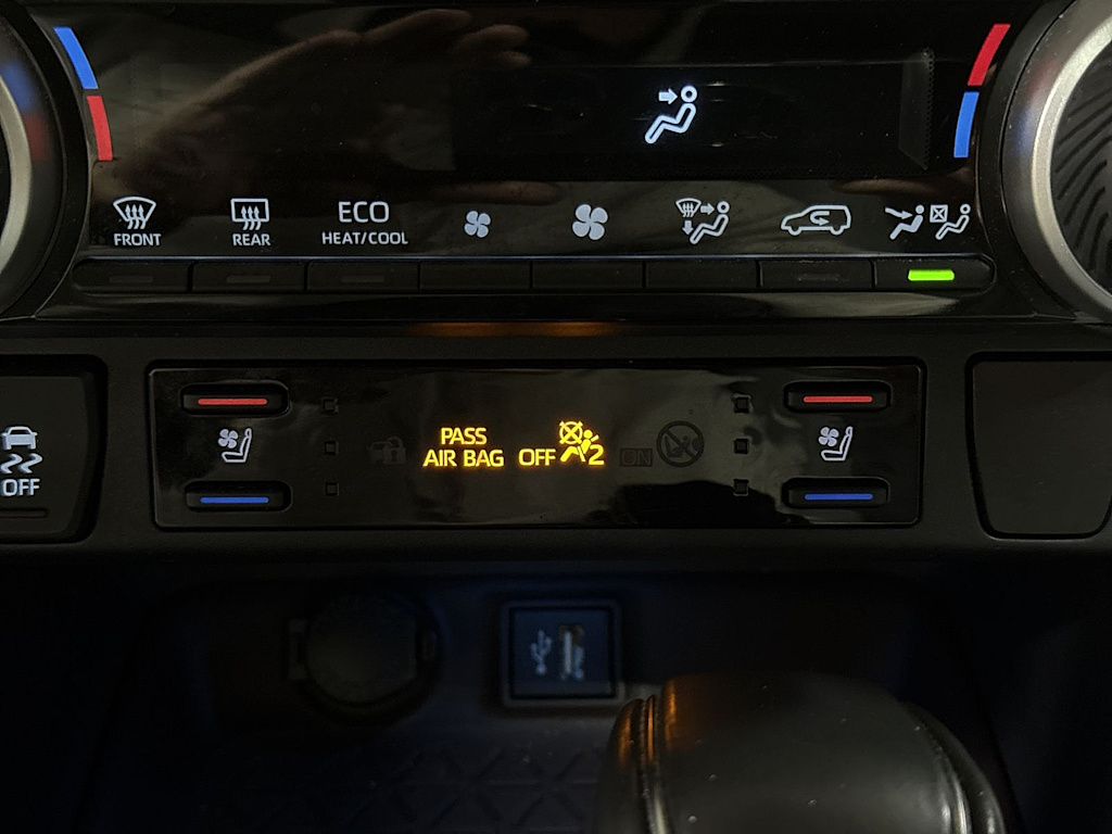 Thumbnail: 2023 Toyota RAV4 - 35