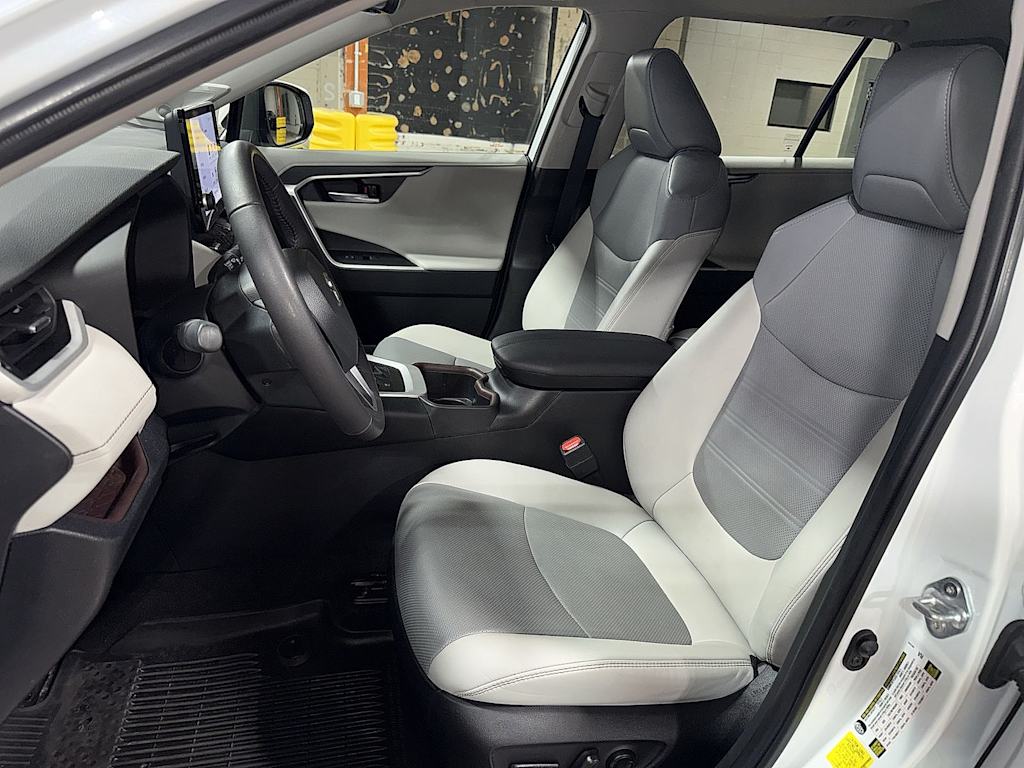 Thumbnail: 2023 Toyota RAV4 - 9