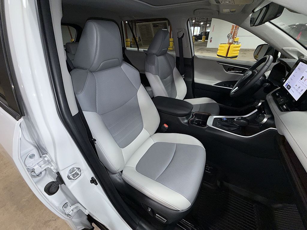 Thumbnail: 2023 Toyota RAV4 - 10