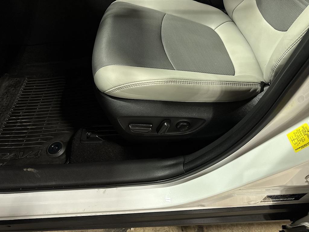 Thumbnail: 2023 Toyota RAV4 - 26