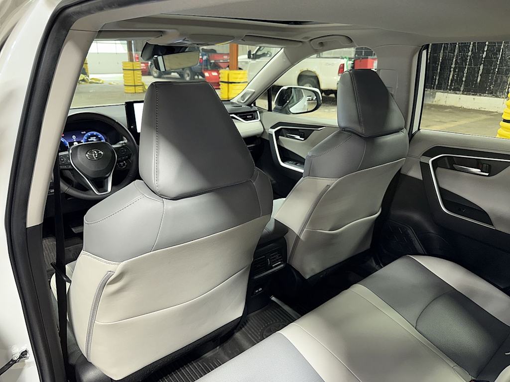 Thumbnail: 2023 Toyota RAV4 - 32