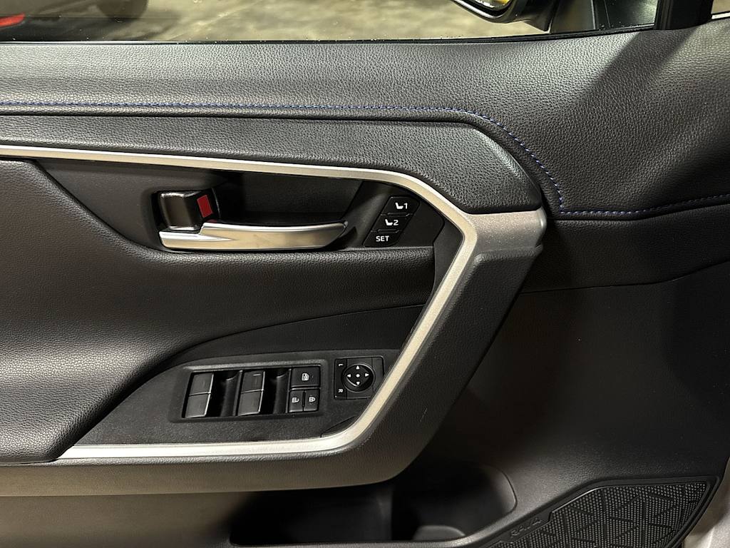 Thumbnail: 2022 Toyota RAV4 - 25