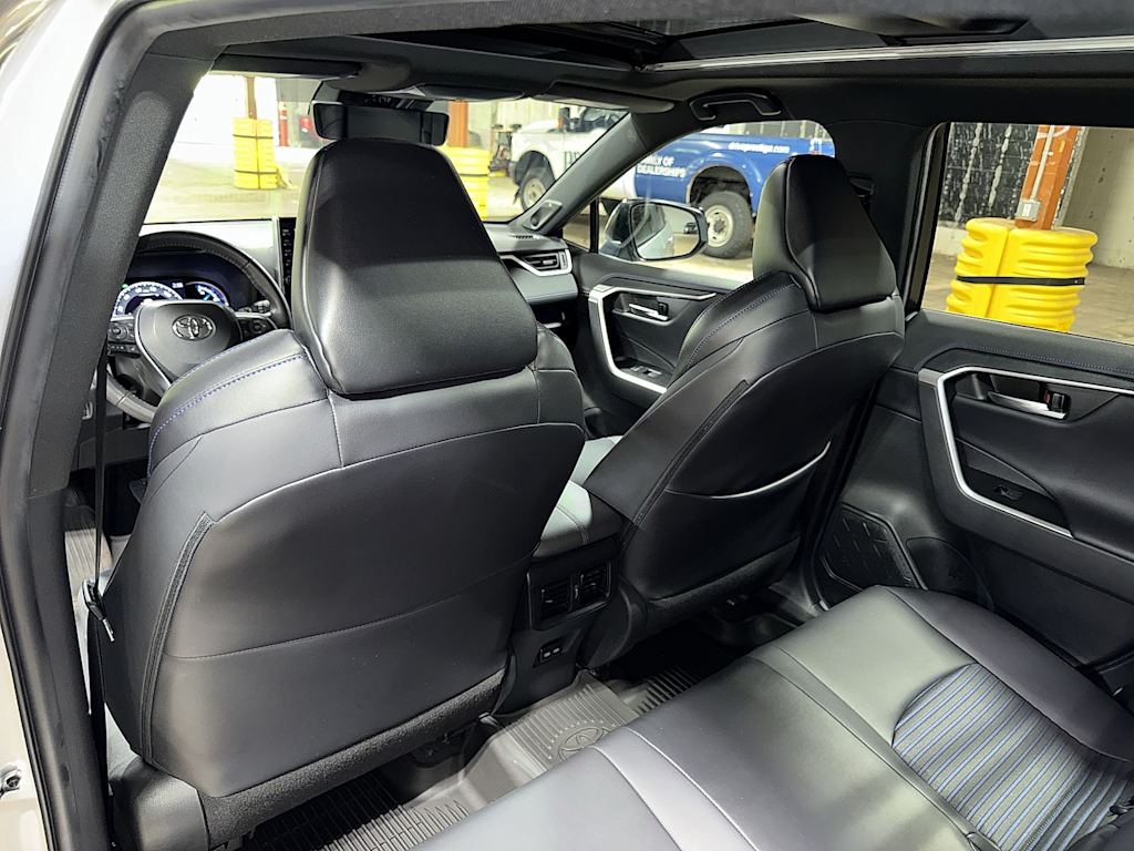 Thumbnail: 2022 Toyota RAV4 - 32