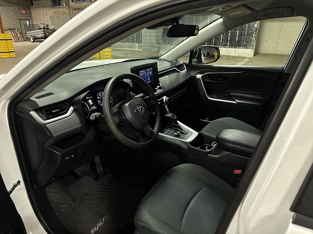 Thumbnail: 2022 Toyota RAV4 - 9