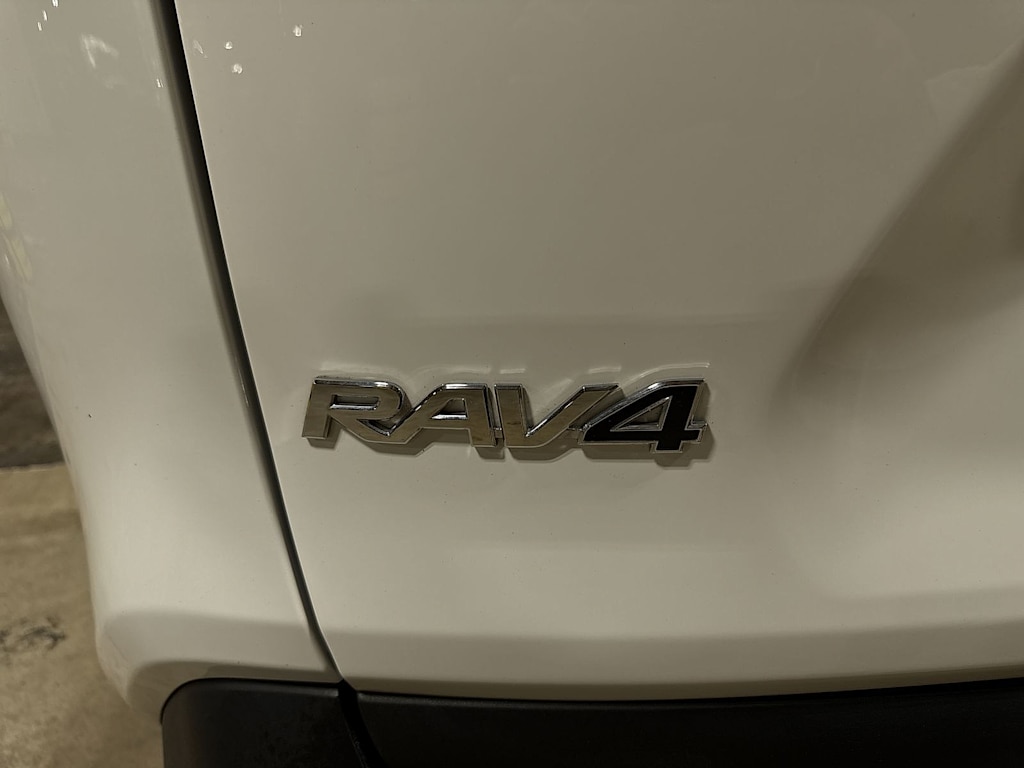 Thumbnail: 2022 Toyota RAV4 - 6