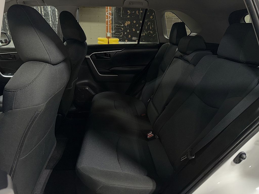 Thumbnail: 2022 Toyota RAV4 - 12