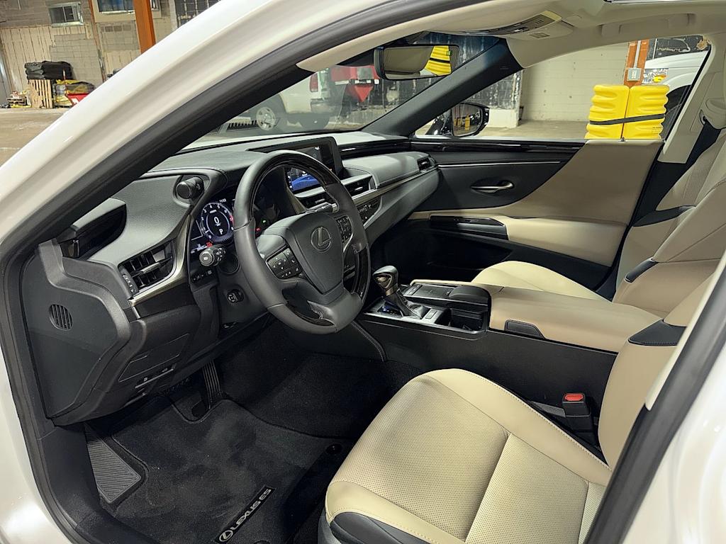 Thumbnail: 2019 Lexus ES - 9