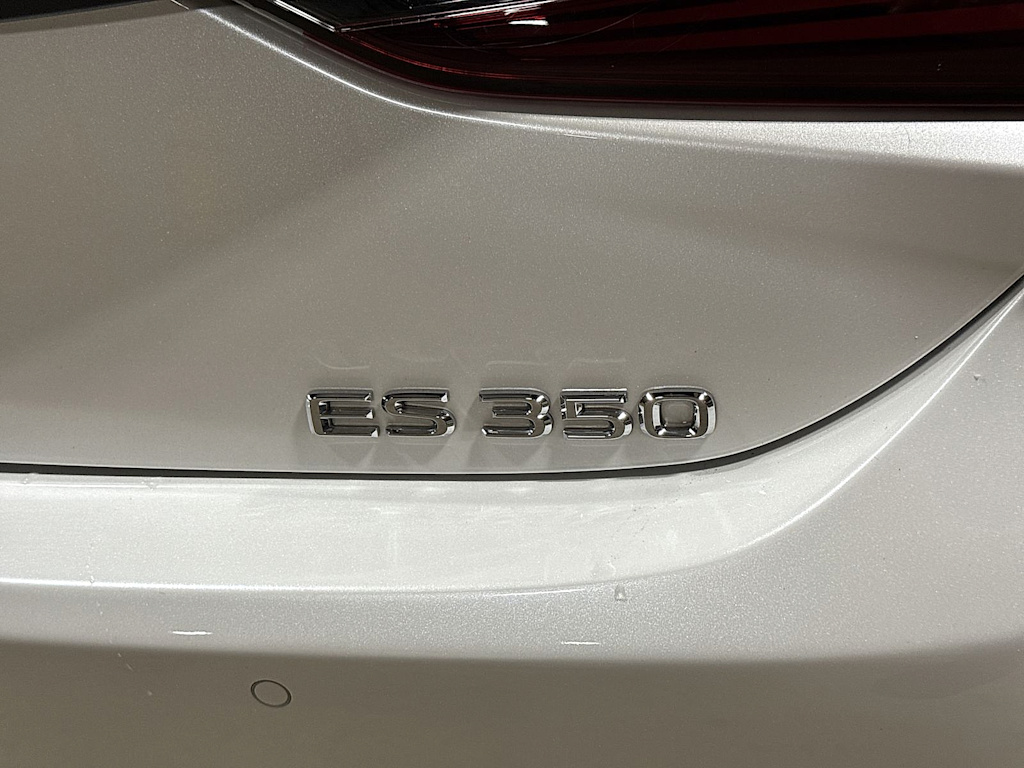 Thumbnail: 2019 Lexus ES - 6