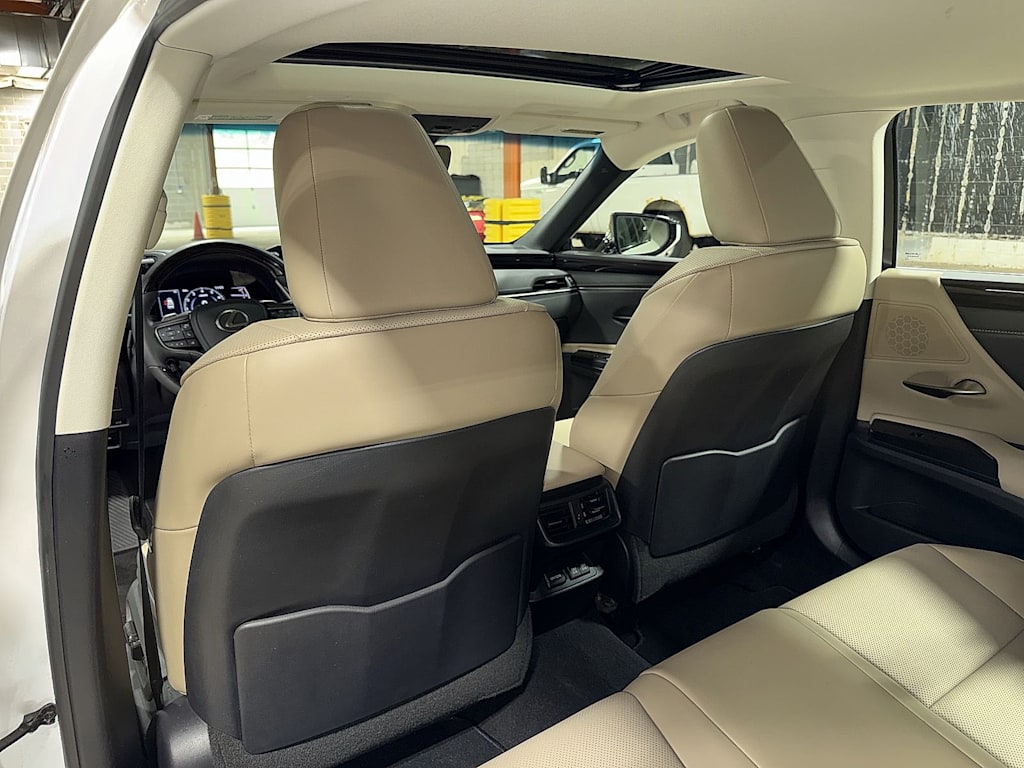 Thumbnail: 2019 Lexus ES - 29