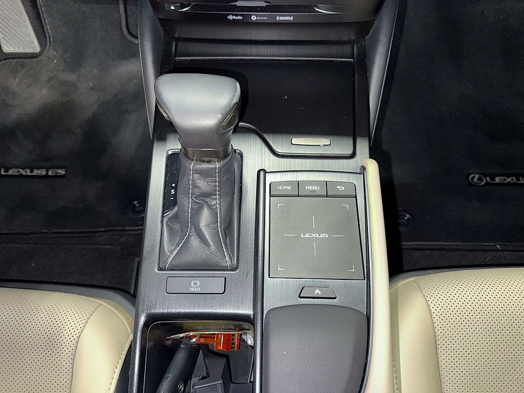 Thumbnail: 2019 Lexus ES - 14
