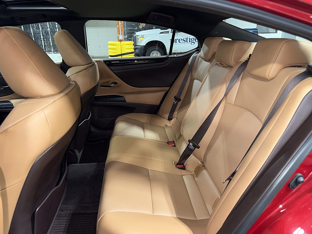 Thumbnail: 2021 Lexus ES - 11