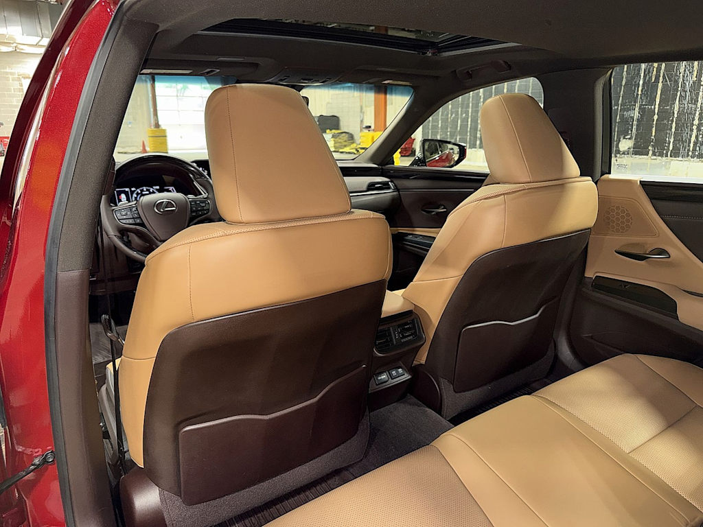 Thumbnail: 2021 Lexus ES - 29