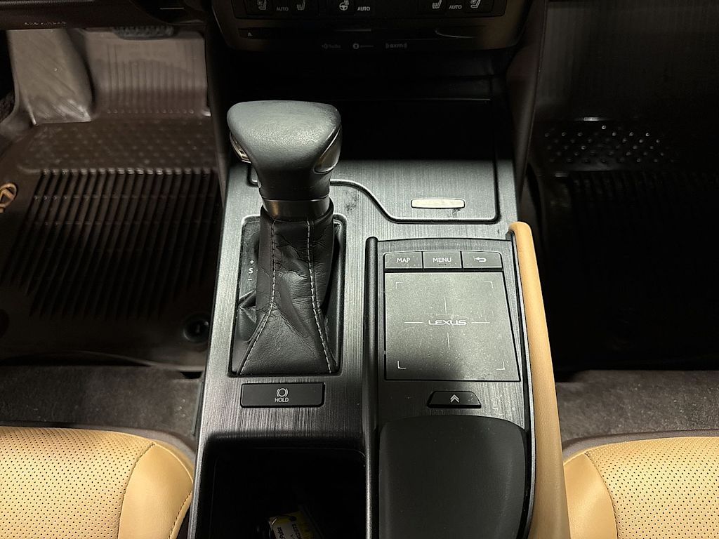 Thumbnail: 2021 Lexus ES - 13