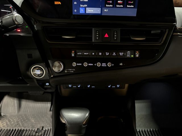 Thumbnail: 2023 Lexus ES - 23