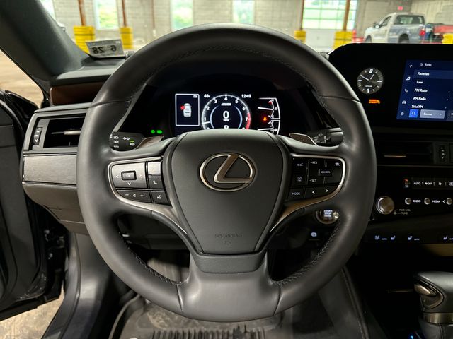 Thumbnail: 2023 Lexus ES - 2