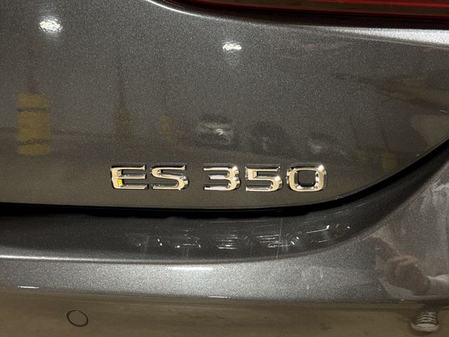 Thumbnail: 2023 Lexus ES - 5
