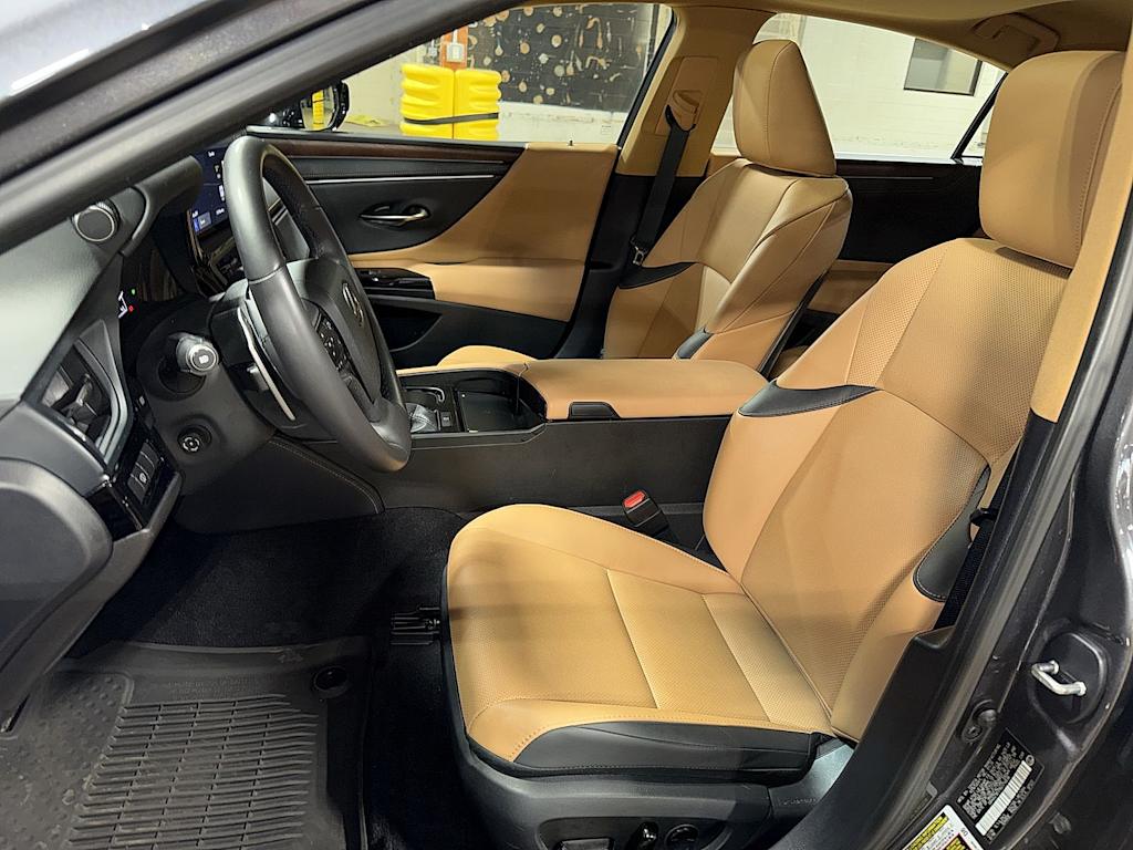 Thumbnail: 2024 Lexus ES - 9