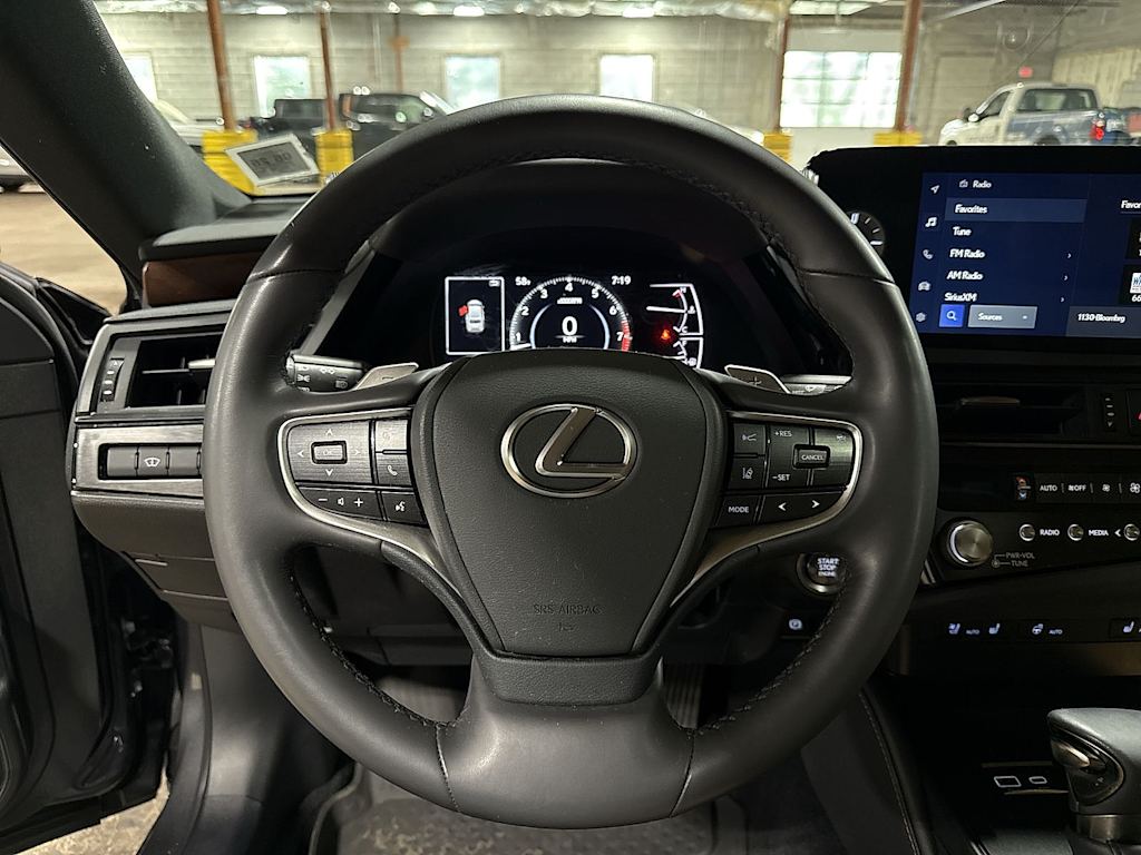 Thumbnail: 2024 Lexus ES - 2
