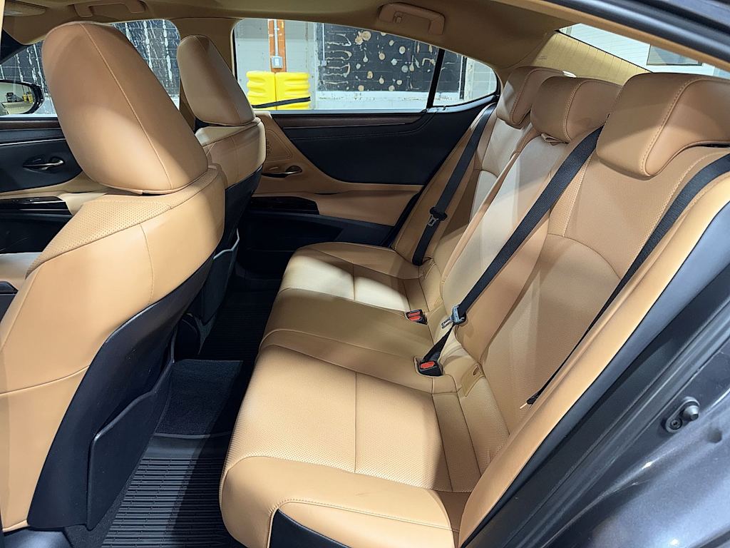 Thumbnail: 2024 Lexus ES - 11