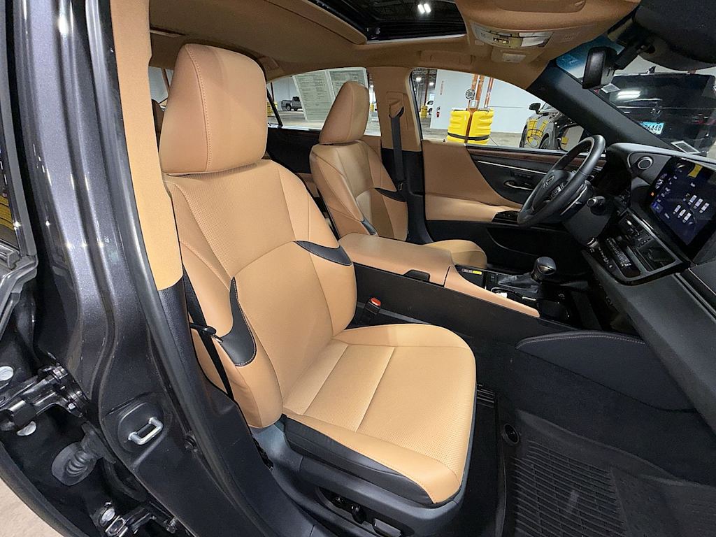 Thumbnail: 2024 Lexus ES - 10