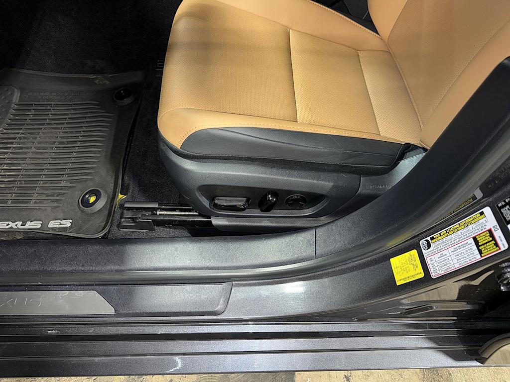 Thumbnail: 2024 Lexus ES - 27