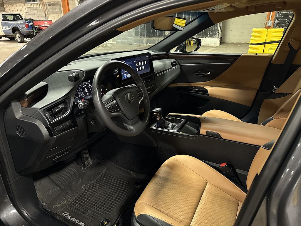 Thumbnail: 2024 Lexus ES - 8