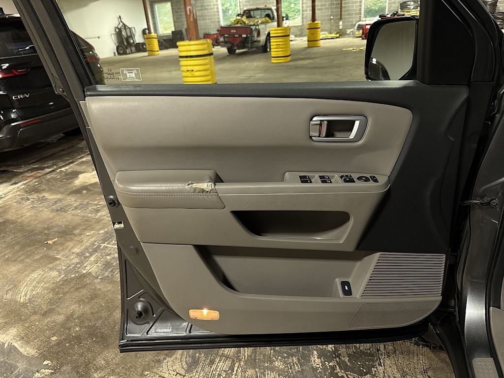 Thumbnail: 2010 Honda Pilot - 30