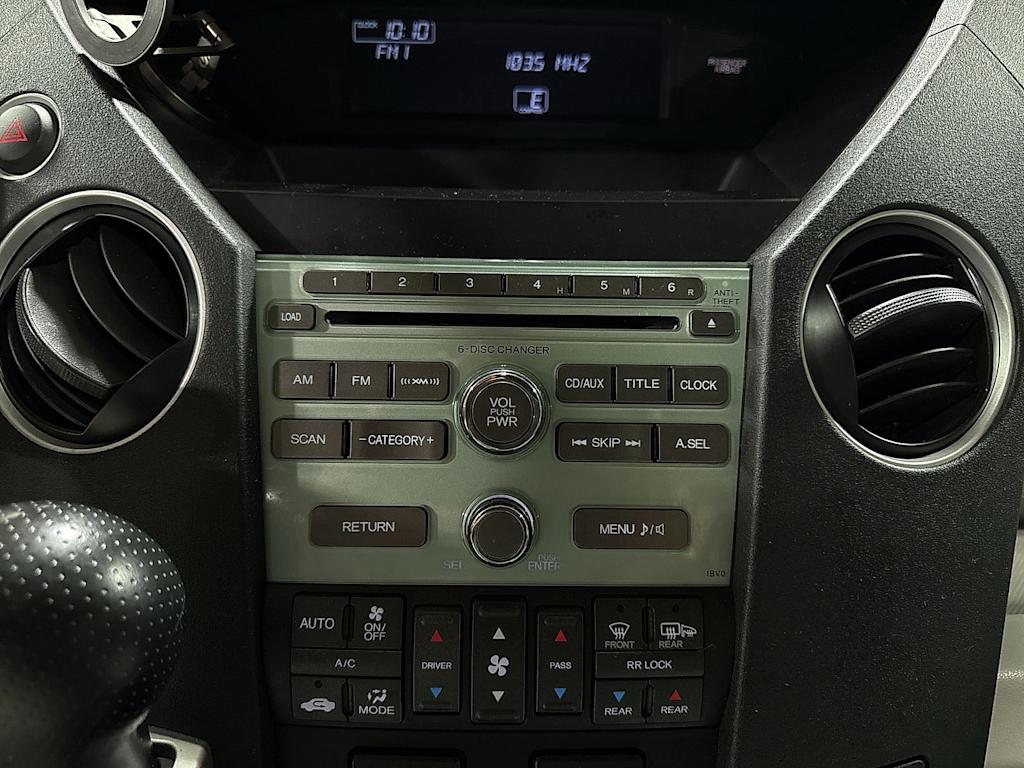 Thumbnail: 2010 Honda Pilot - 11