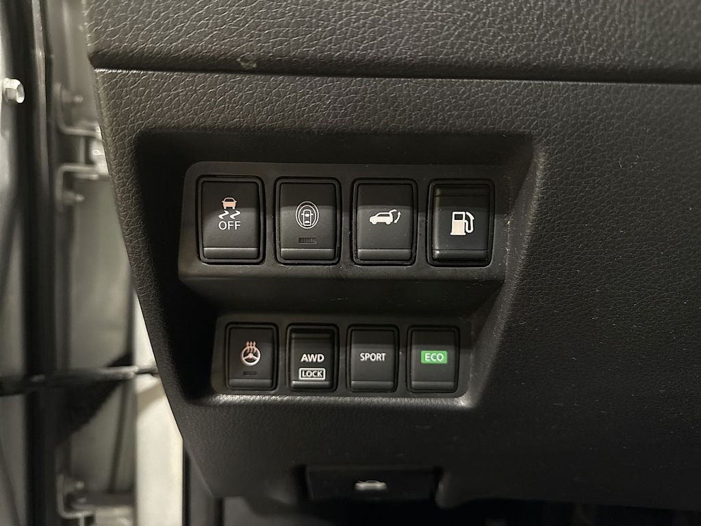 Thumbnail: 2018 Nissan Rogue - 36