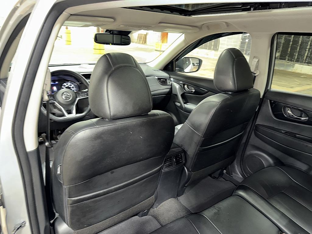 Thumbnail: 2018 Nissan Rogue - 32