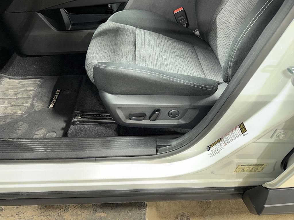 Thumbnail: 2021 Nissan Rogue - 27