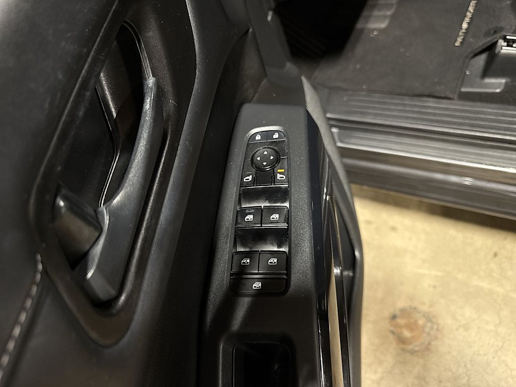 Thumbnail: 2023 Nissan Pathfinder - 26