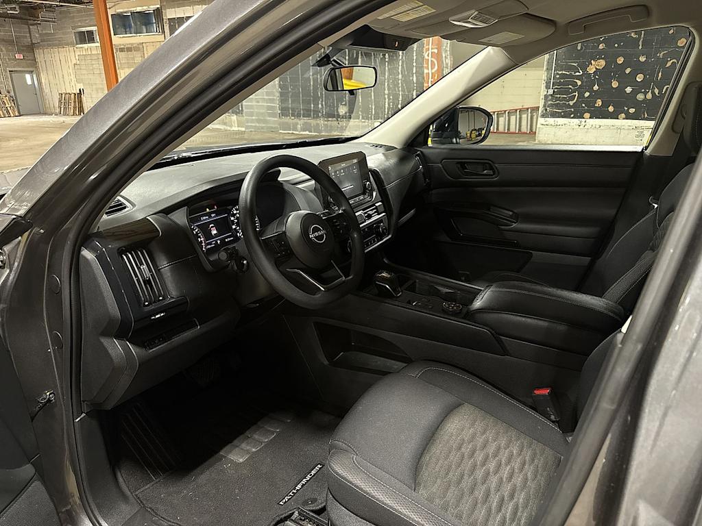 Thumbnail: 2023 Nissan Pathfinder - 10