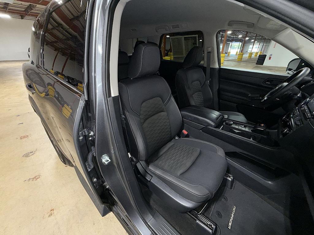 Thumbnail: 2023 Nissan Pathfinder - 12