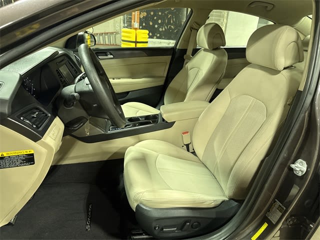 Thumbnail: 2017 Hyundai Sonata - 9