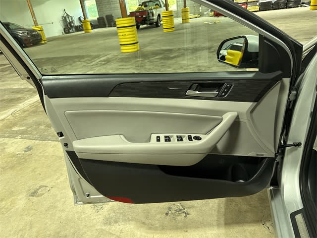 2019 Hyundai Sonata Limited 32
