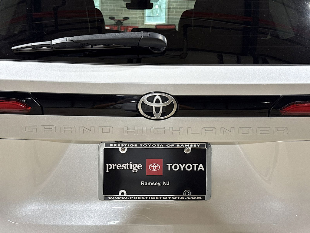 Thumbnail: 2024 Toyota Grand Highlander - 6