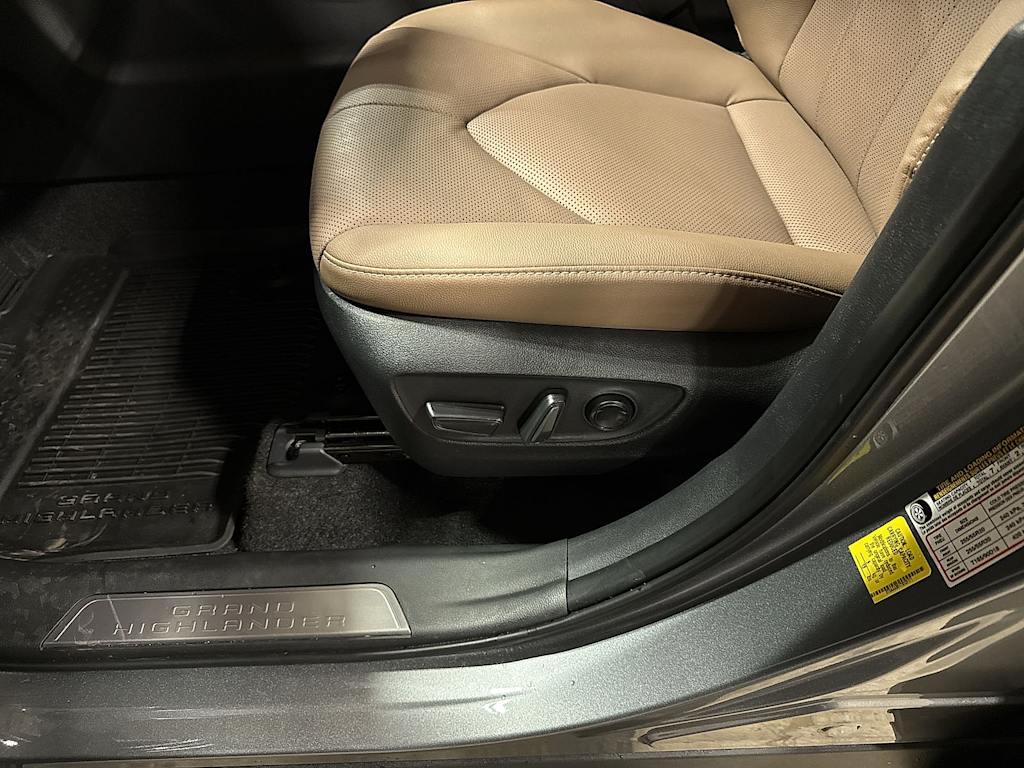 Thumbnail: 2026 Toyota Grand Highlander - 27