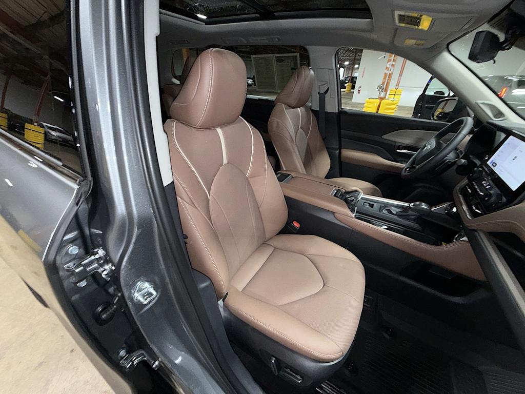 Thumbnail: 2026 Toyota Grand Highlander - 10
