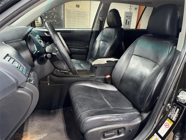 Thumbnail: 2013 Toyota Highlander - 10