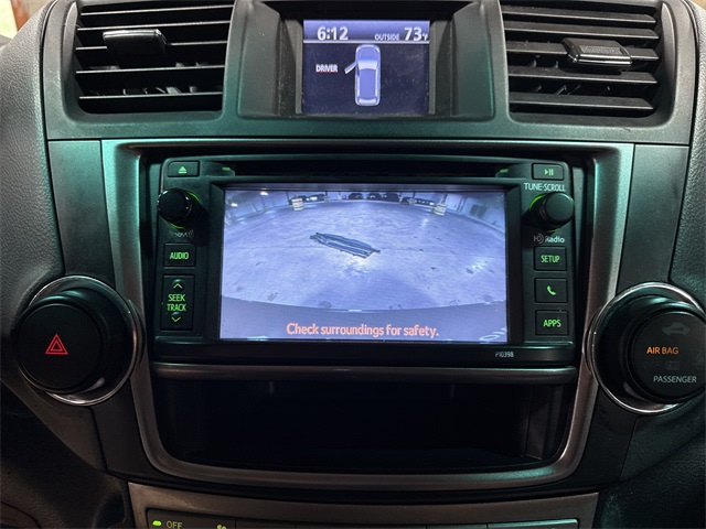 Thumbnail: 2013 Toyota Highlander - 28